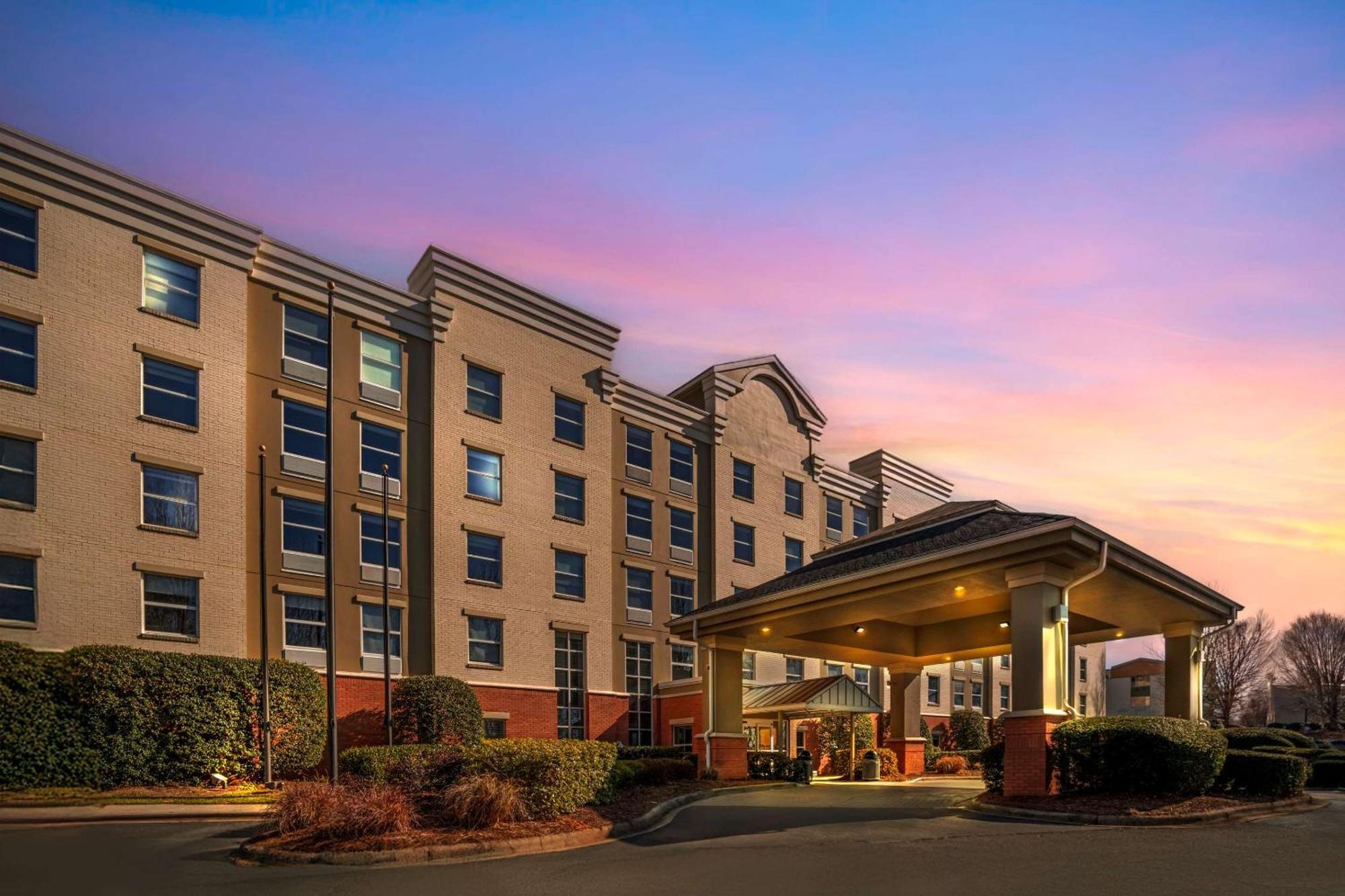 Comfort Suites Near Birkdale Village- Huntersville Exterior foto